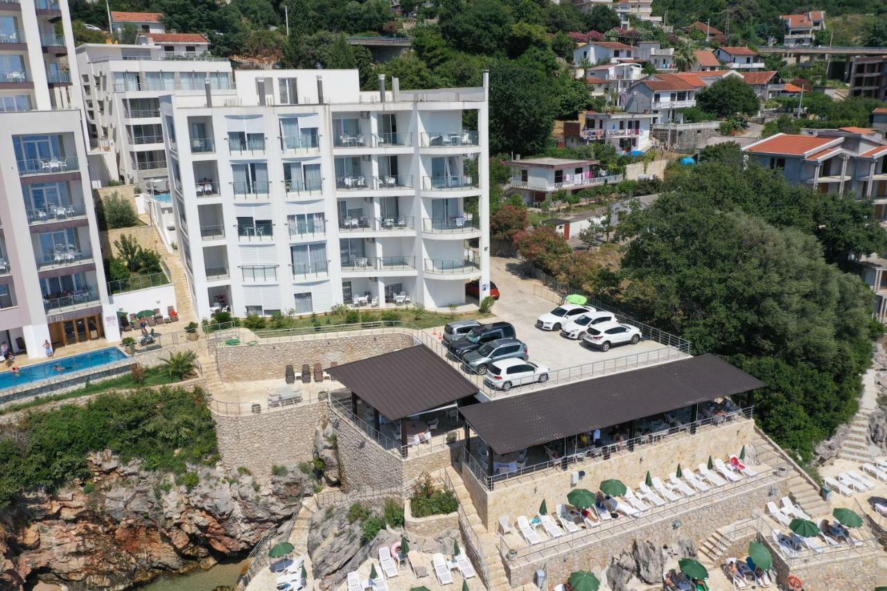 First Line Of The Sea 1 Apartment Dobra Voda Bagian luar foto