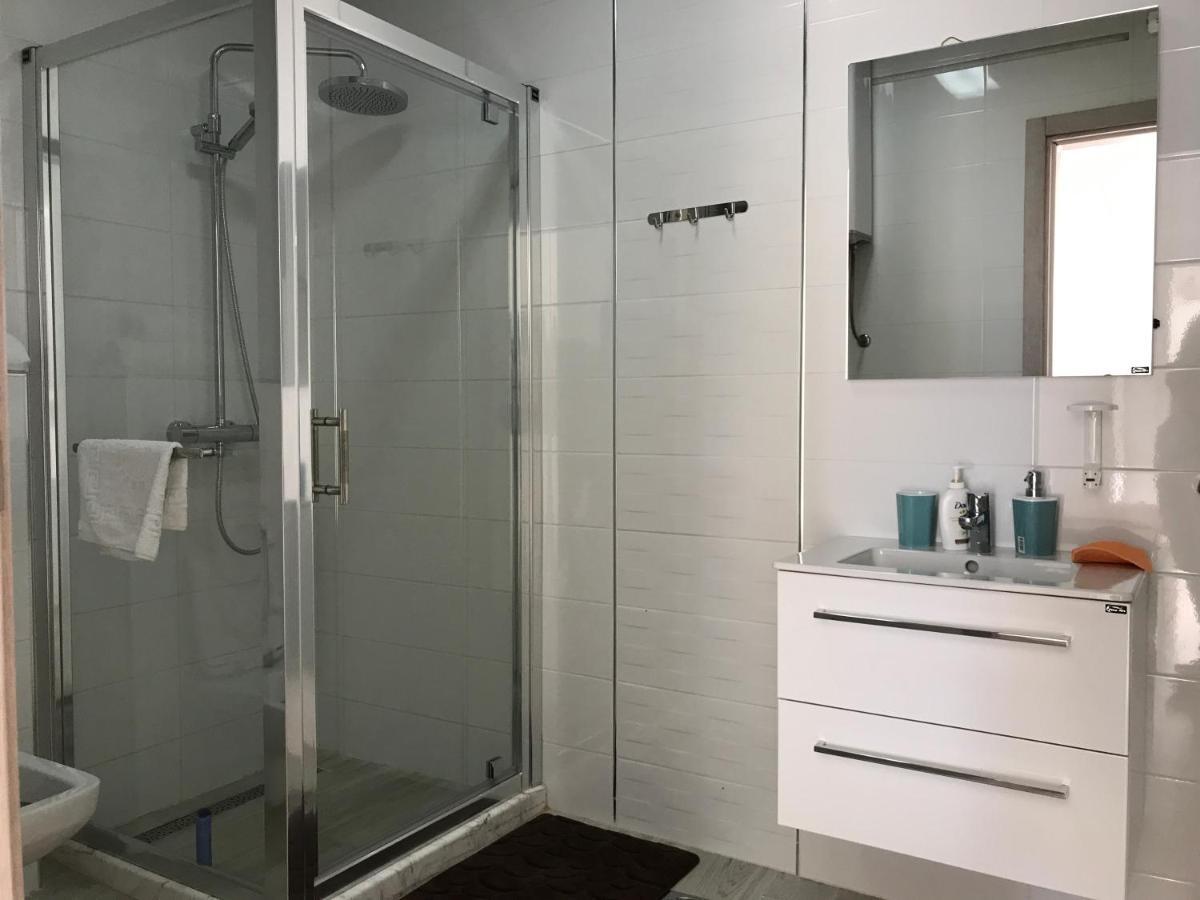First Line Of The Sea 1 Apartment Dobra Voda Bagian luar foto
